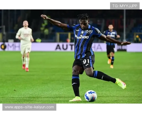 亚特兰大前锋萨帕塔突破造点,球队顺利取胜