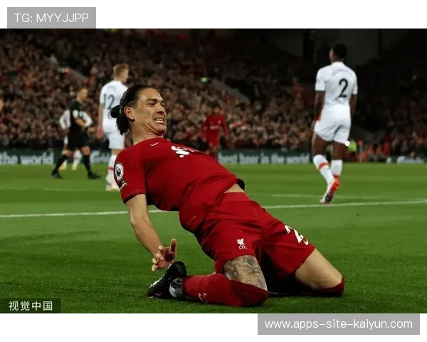 利物浦在前场不断抢回球权,努涅斯头球攻门稍高