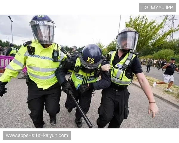 震撼英超6000万先生伦敦街头被枪威胁幕后竟是他的经纪人，英超 伦敦