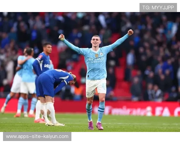 曼城整体压迫流畅，福登劲射稍高